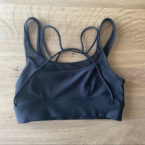 ALO YOGA - Strappy Sports Bra - Small - Black